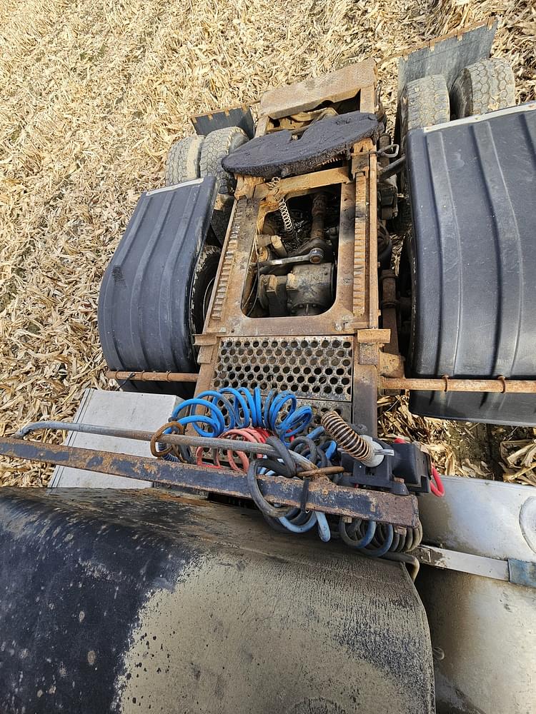 Main image Mack CL713 61