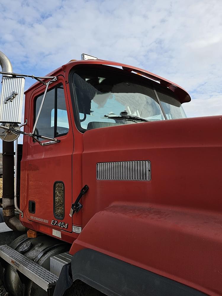 Main image Mack CL713 67