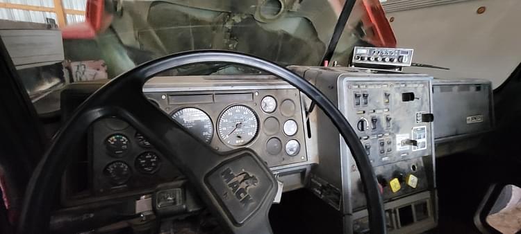 Main image Mack CL713 7