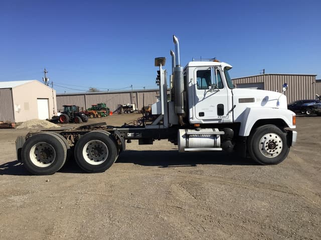 Image of Mack CH613 equipment image 2