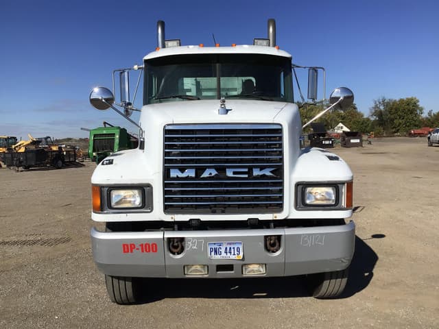 Image of Mack CH613 equipment image 4