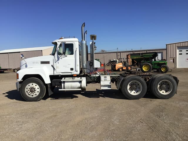 Image of Mack CH613 equipment image 3