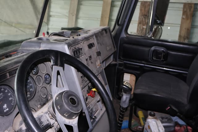 Image of Mack CH613 equipment image 1