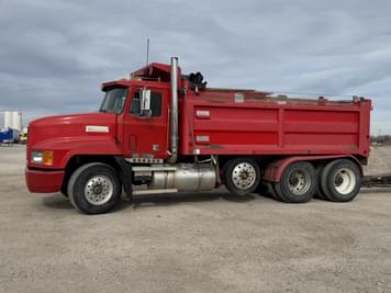 Main image Mack CH613