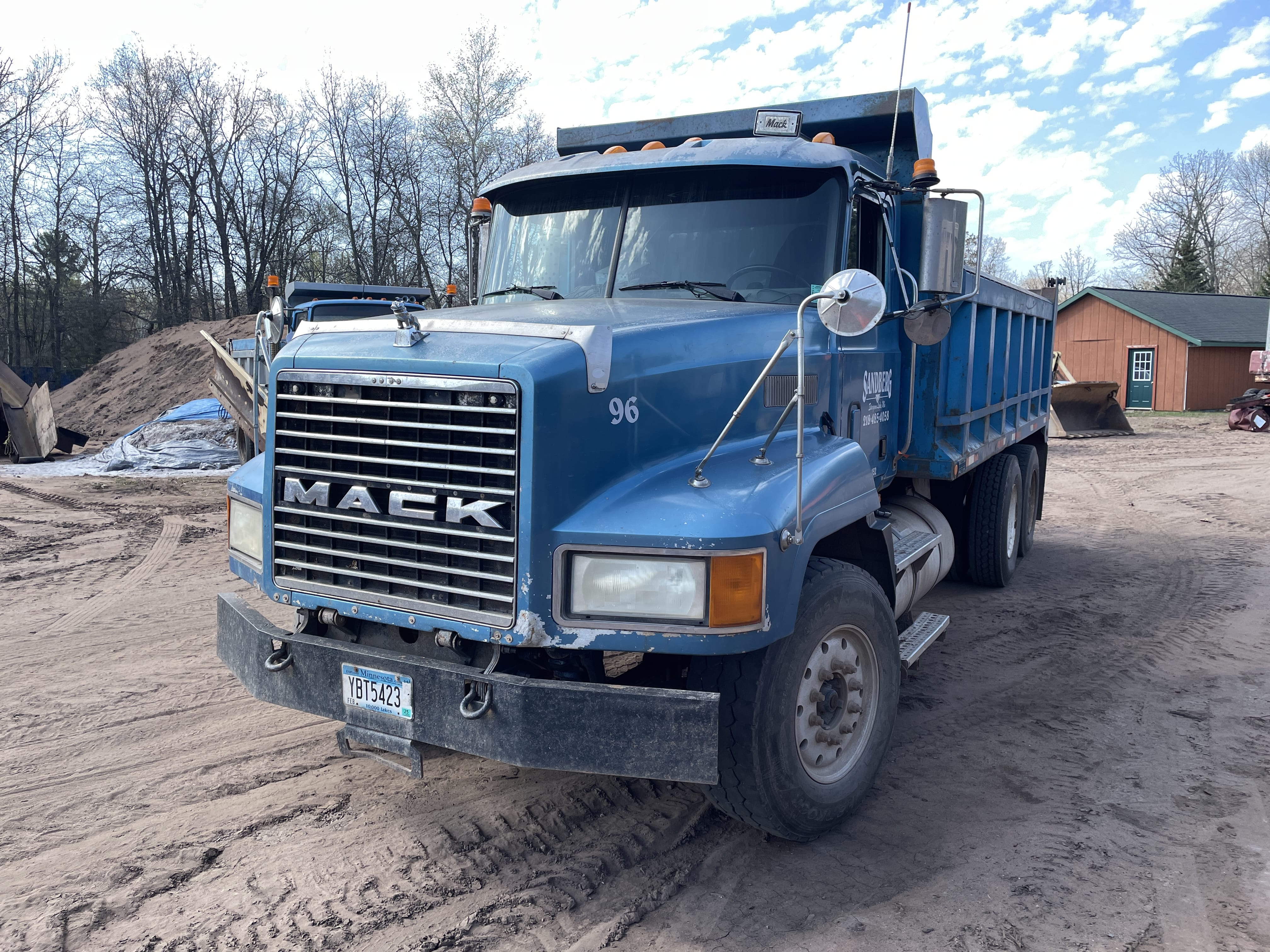 Main image Mack CH613