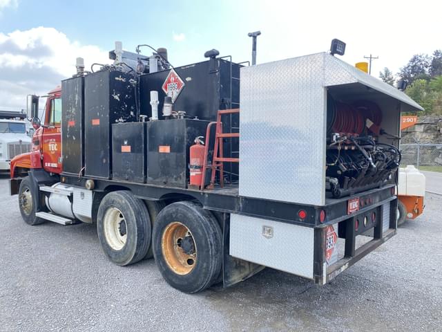 Image of Mack CH613 equipment image 1