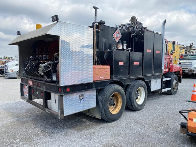 Image of Mack CH613 equipment image 2