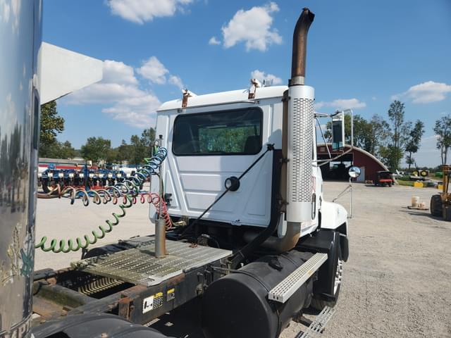 Image of Mack CH613 equipment image 4
