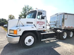 1996 Mack CH613 Image