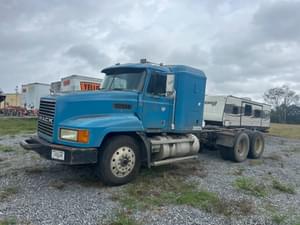 1996 Mack CH613 Image
