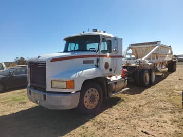 Main image Mack CH613