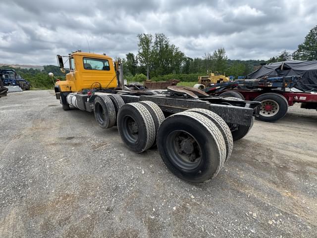 Image of Mack RD688S equipment image 1