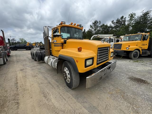 Image of Mack RD688S equipment image 3