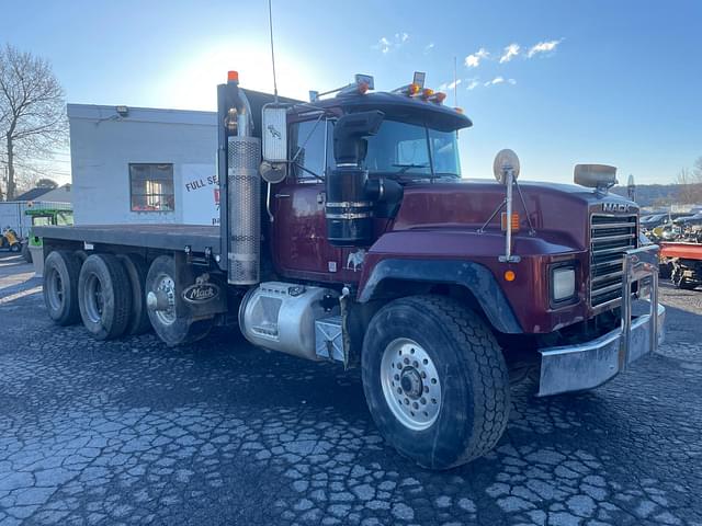 Image of Mack RD688S equipment image 1