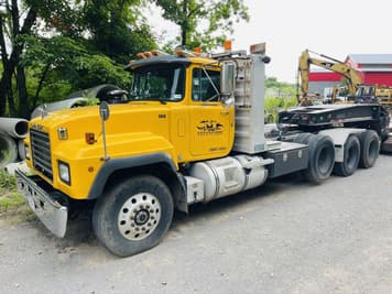 Main image Mack RD688S