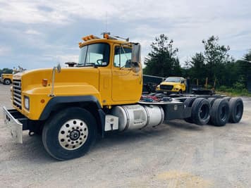 Main image Mack RD688S