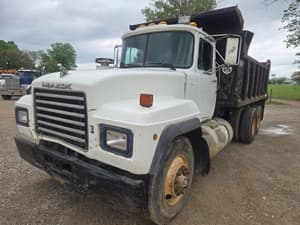 1996 Mack RD690S Image