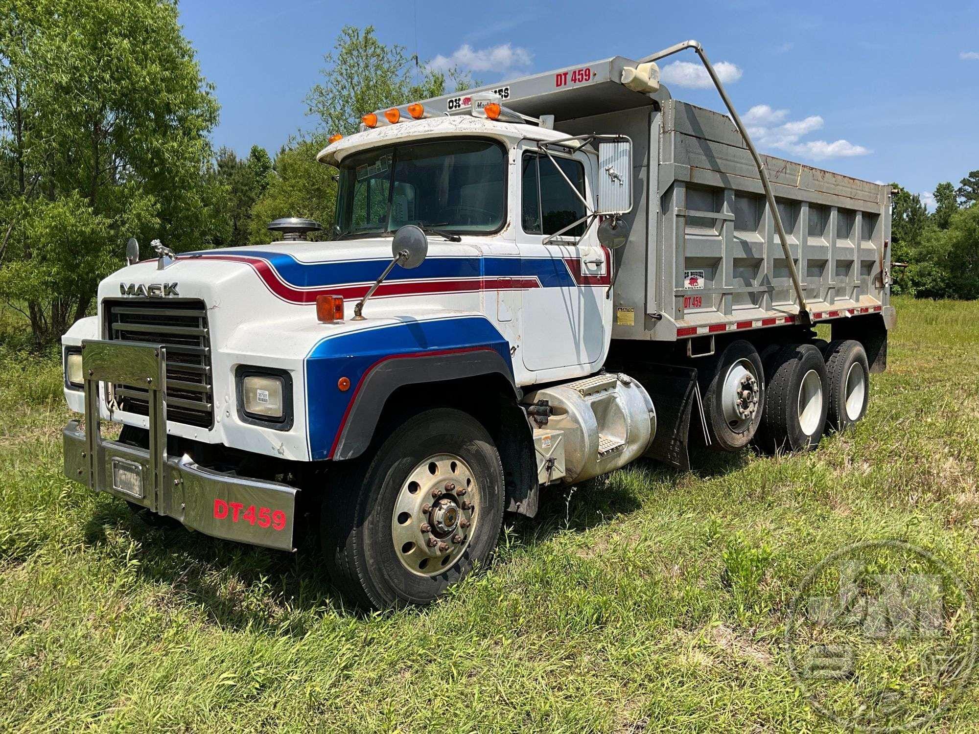 Main image Mack RD690S