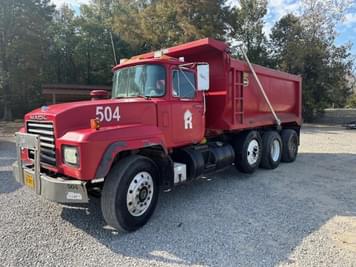 Main image Mack RD688S