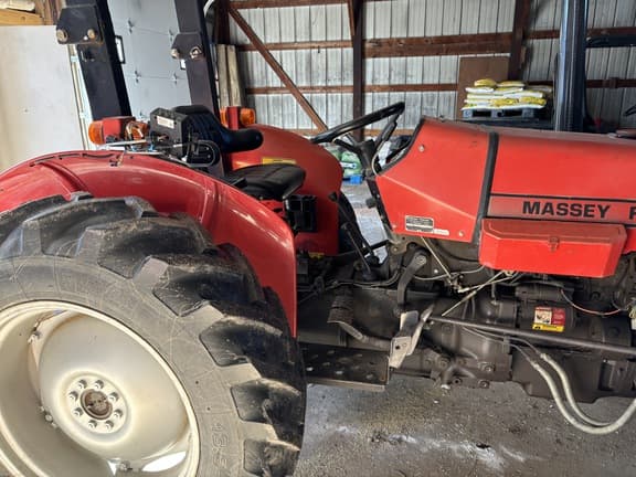 Image of Massey Ferguson 231 equipment image 4
