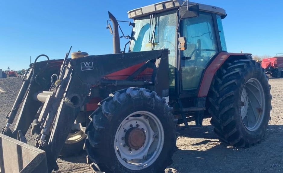 1996 Massey Ferguson 6180 Equipment Image0