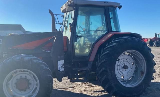 Image of Massey Ferguson 6180 equipment image 2