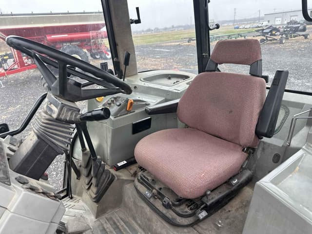 Image of Massey Ferguson 8140 equipment image 2