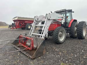 1996 Massey Ferguson 8140 Image