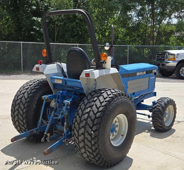 Image of New Holland 2120 equipment image 4