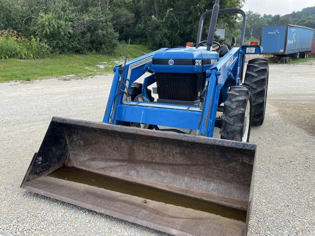 Image of New Holland 3010 equipment image 1