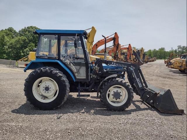 Image of New Holland 3930 equipment image 2