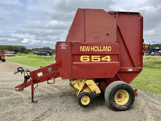 Image of New Holland 654 equipment image 2