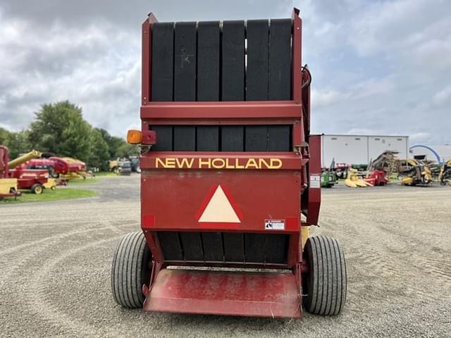 Image of New Holland 654 equipment image 4