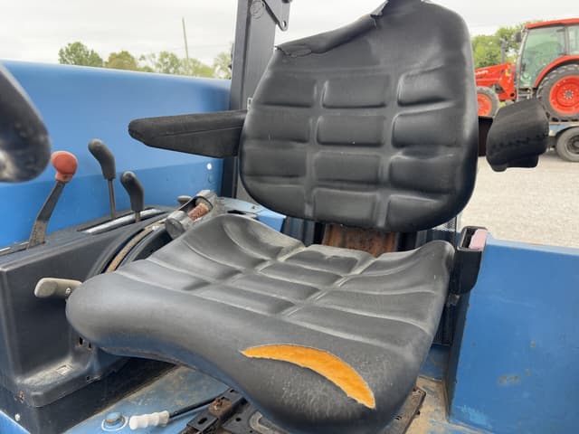 Image of New Holland 6640 equipment image 2