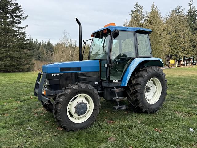 Image of New Holland 6640 equipment image 4