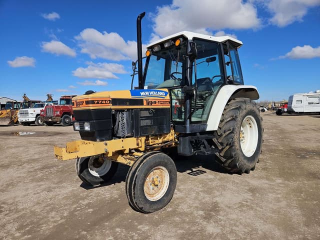 Image of New Holland 7740 equipment image 1