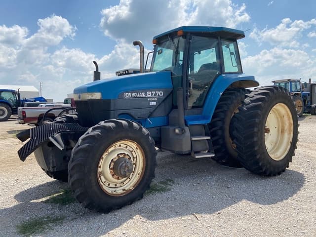 Image of New Holland 8770 equipment image 1