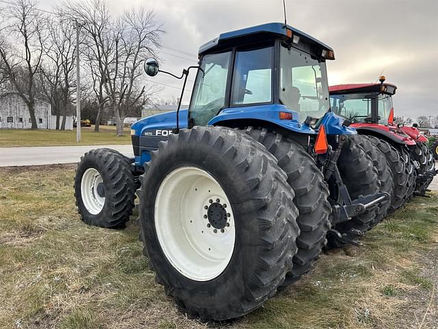 Image of New Holland 8970 equipment image 2