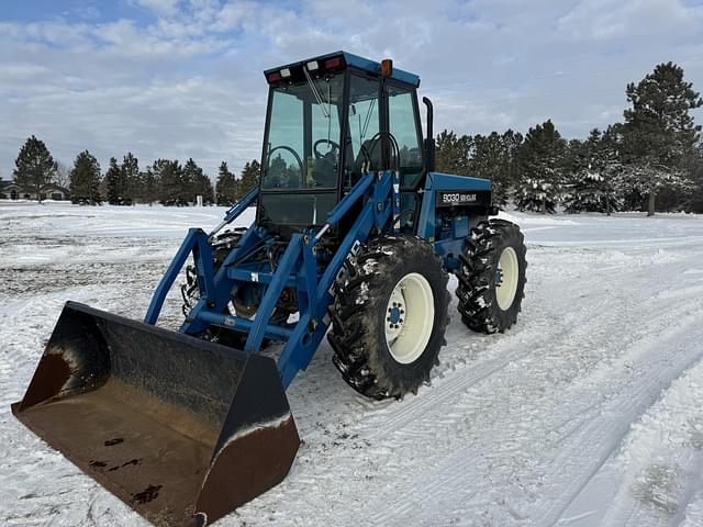 Image of New Holland 9030 equipment image 1