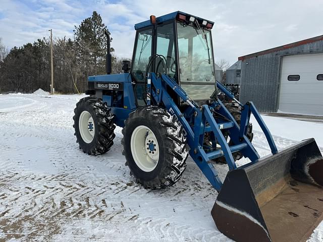 Image of New Holland 9030 equipment image 3