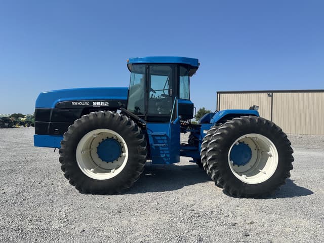 Image of New Holland 9682 equipment image 2