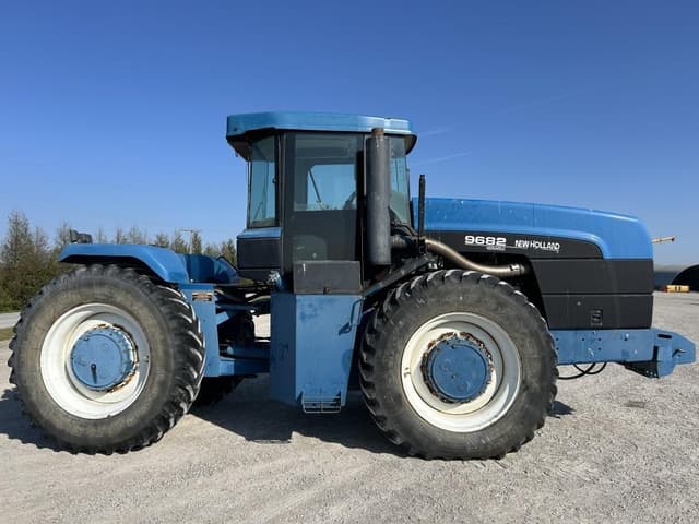 Image of New Holland 9682 equipment image 3