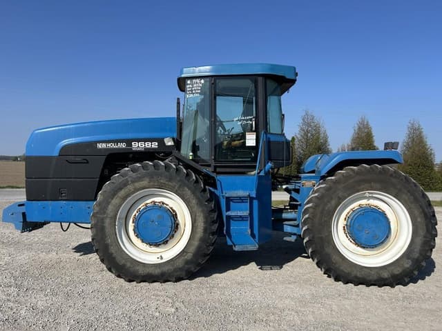 Image of New Holland 9682 equipment image 2