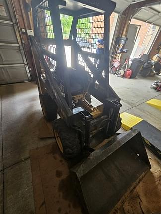 Image of New Holland L250 equipment image 4