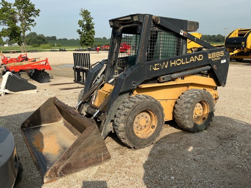 1996 New Holland LX885 Equipment Image0