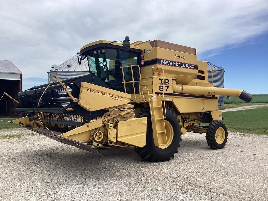 Image of New Holland TR87 Primary image