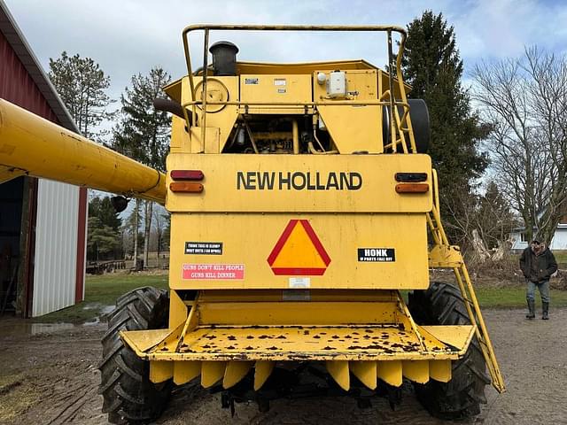 Image of New Holland TR98 equipment image 4