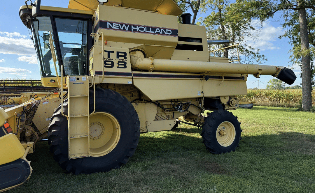 Image of New Holland TR98 Primary image