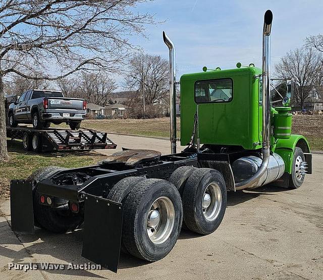Image of Peterbilt 357 equipment image 4