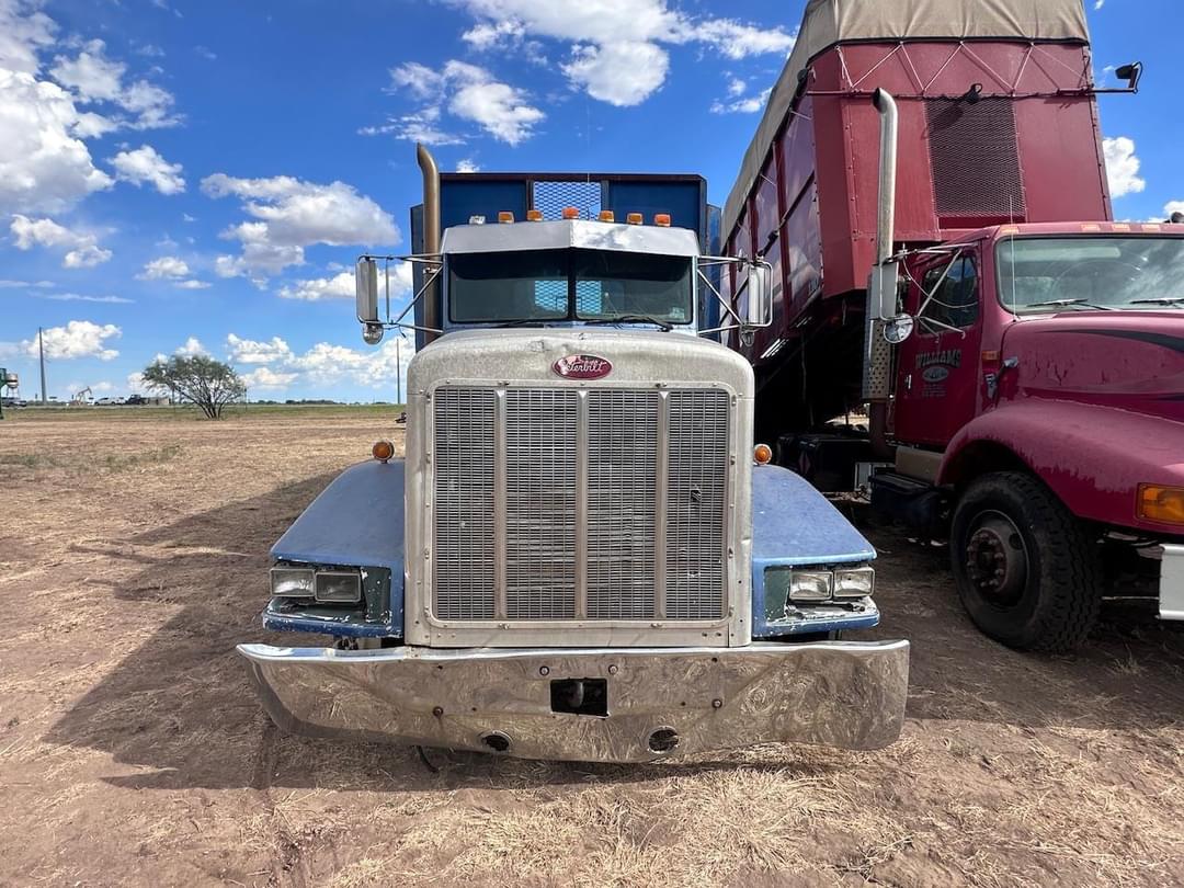 Image of Peterbilt 377 Primary image